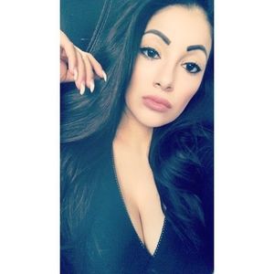 Meet your Posher, Adriana